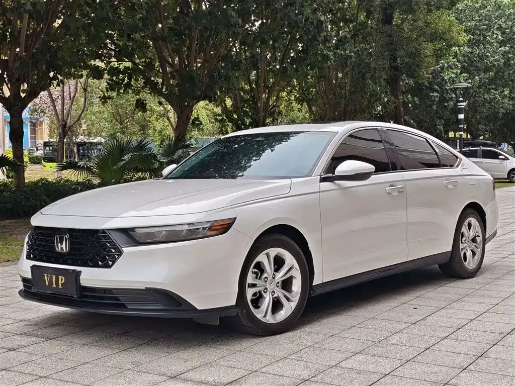 Honda Accord — фото 1