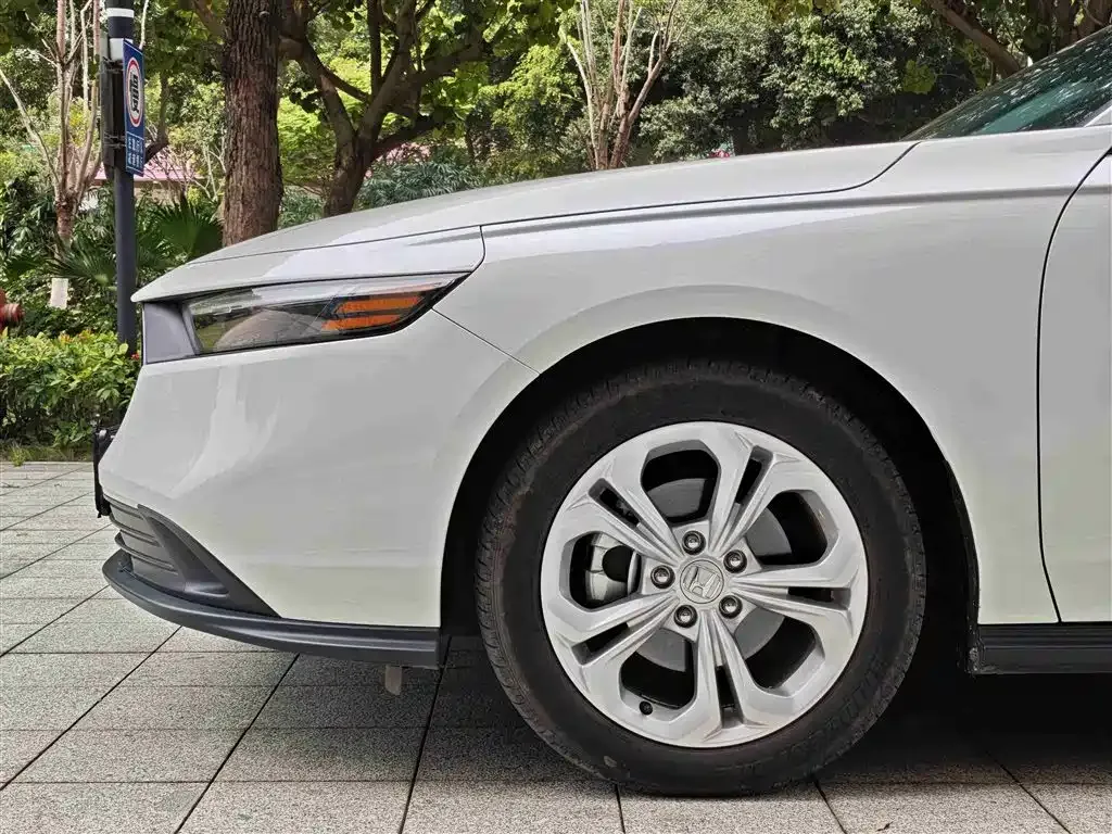 Honda Accord — фото 5