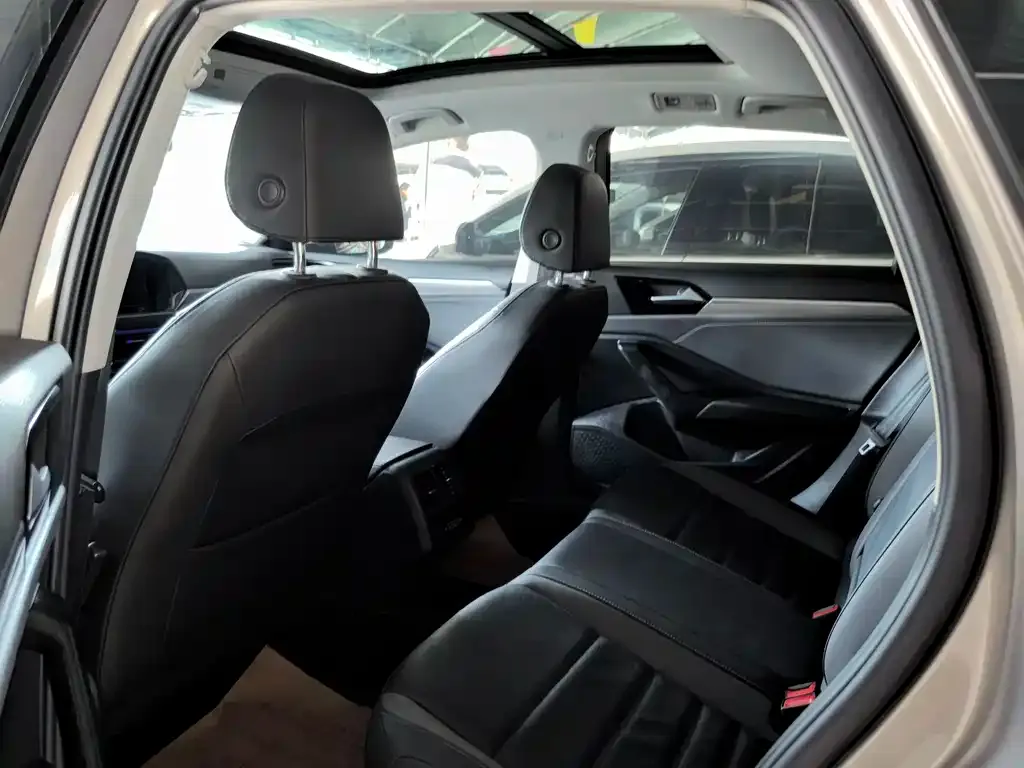 Volkswagen Sagitar 2022 из CN, фото 9