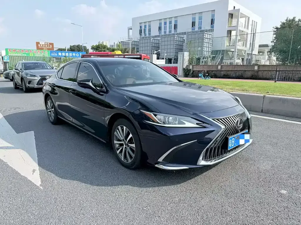 Lexus ES 2021 из CN, фото 3