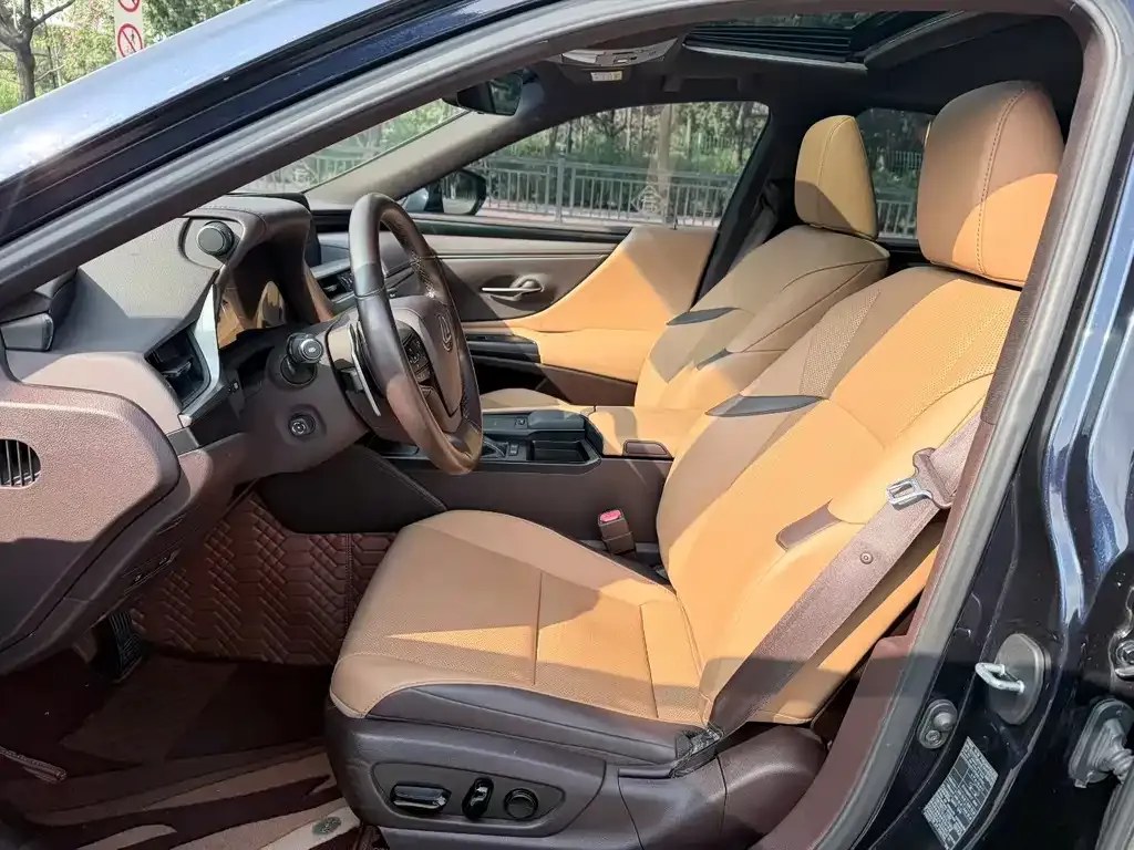 Lexus ES 2021 из CN, фото 6