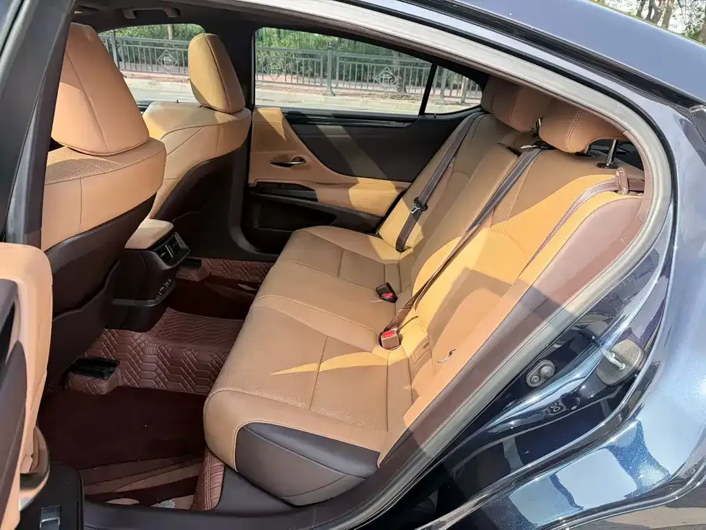 Lexus ES 2021 из CN, фото 7