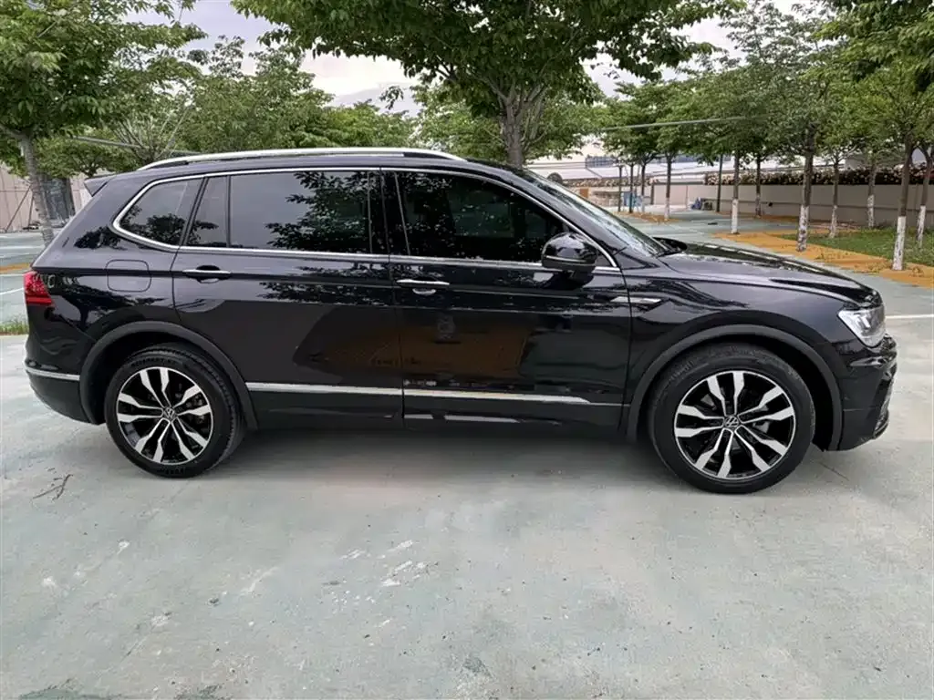 Volkswagen Tiguan L 2021 из CN, фото 4