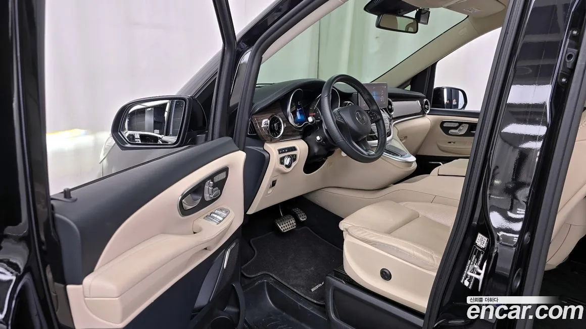 Mercedes-Benz V-Class 2023 из KR, фото 10
