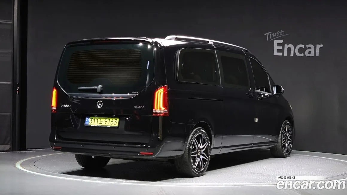 Mercedes-Benz V-Class 2023 из KR, фото 2