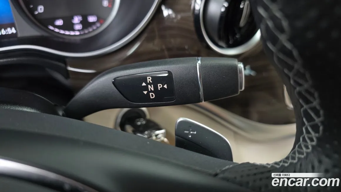 Mercedes-Benz V-Class 2023 из KR, фото 9