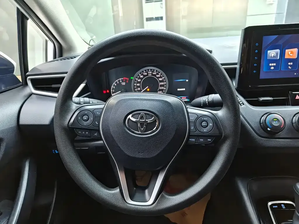Toyota Corolla — фото 9