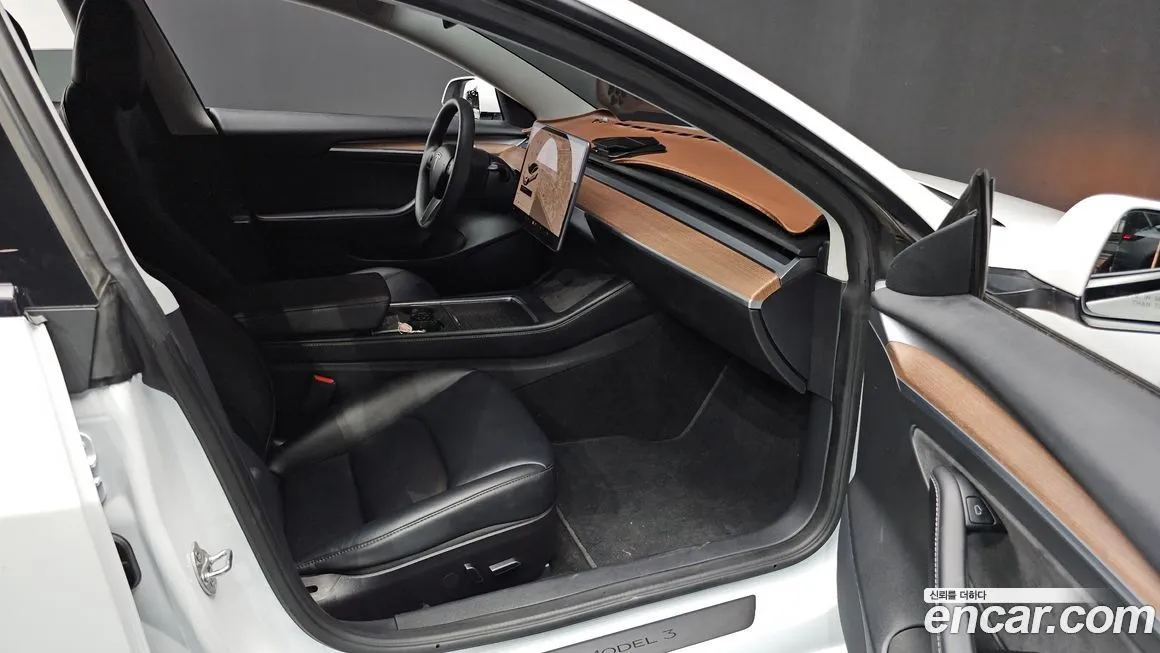 Tesla Model 3 — фото 10