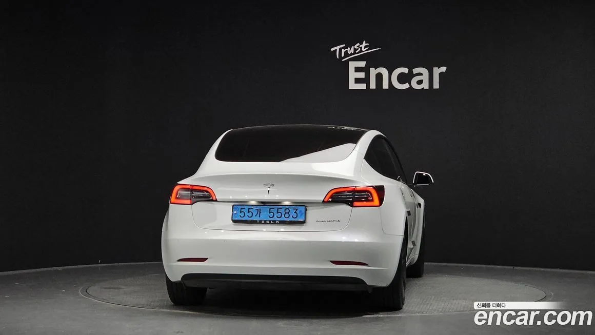Tesla Model 3 — фото 4