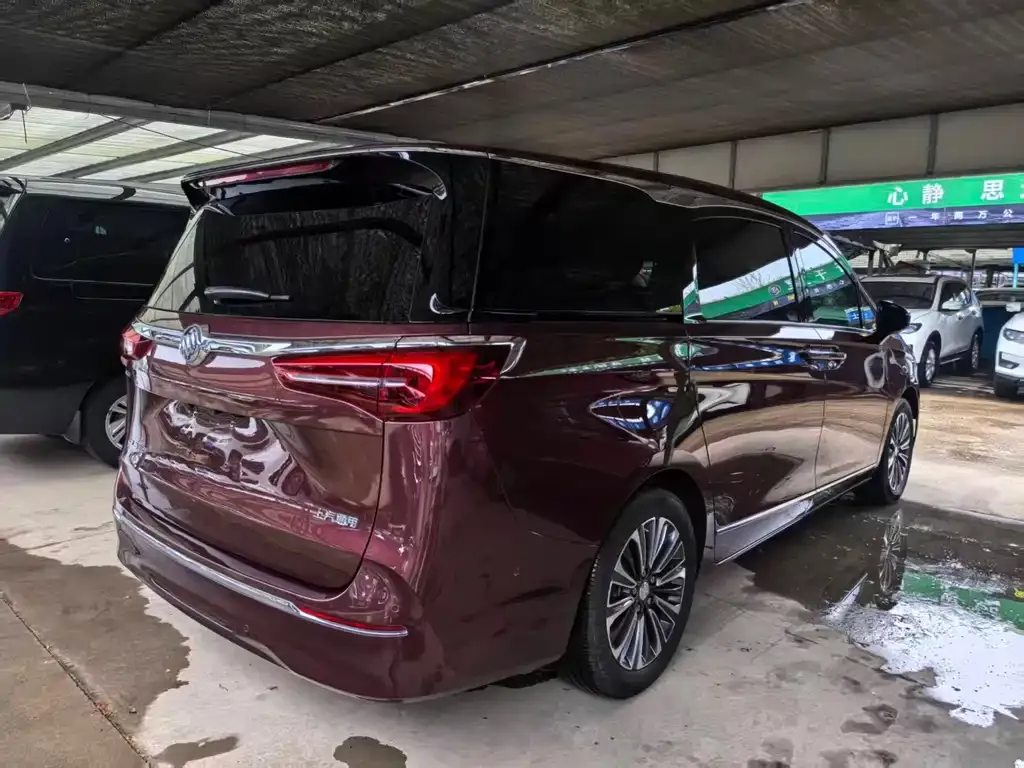 Buick GL8 2022 из CN, фото 3