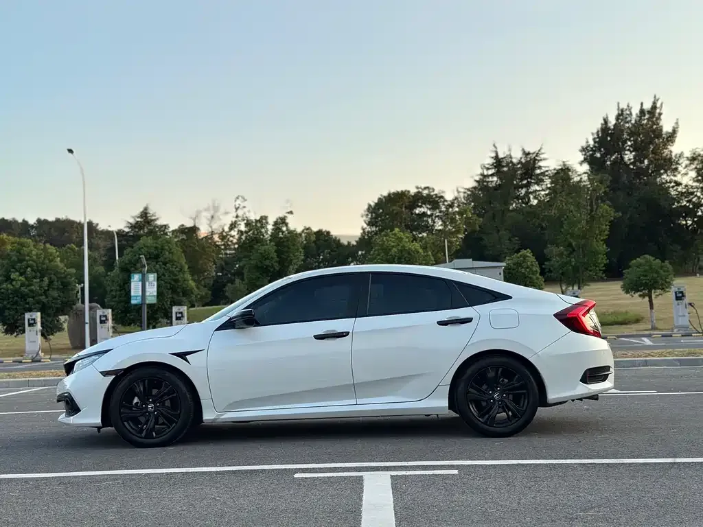 Honda Civic — фото 4
