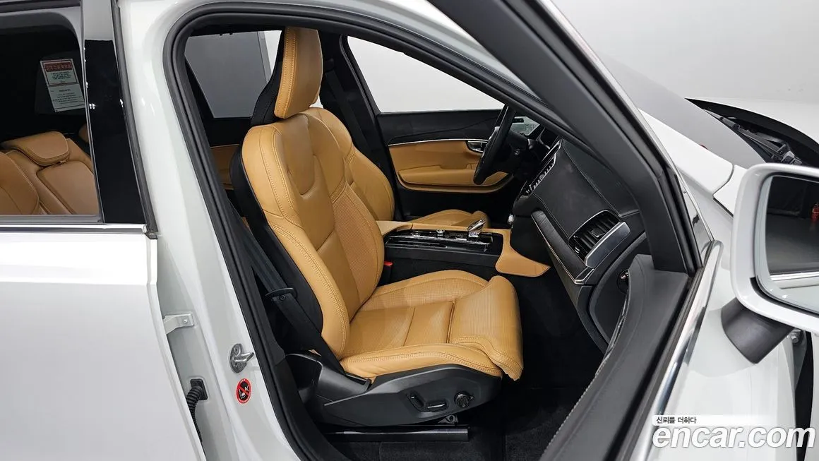 Volvo XC90 — фото 10