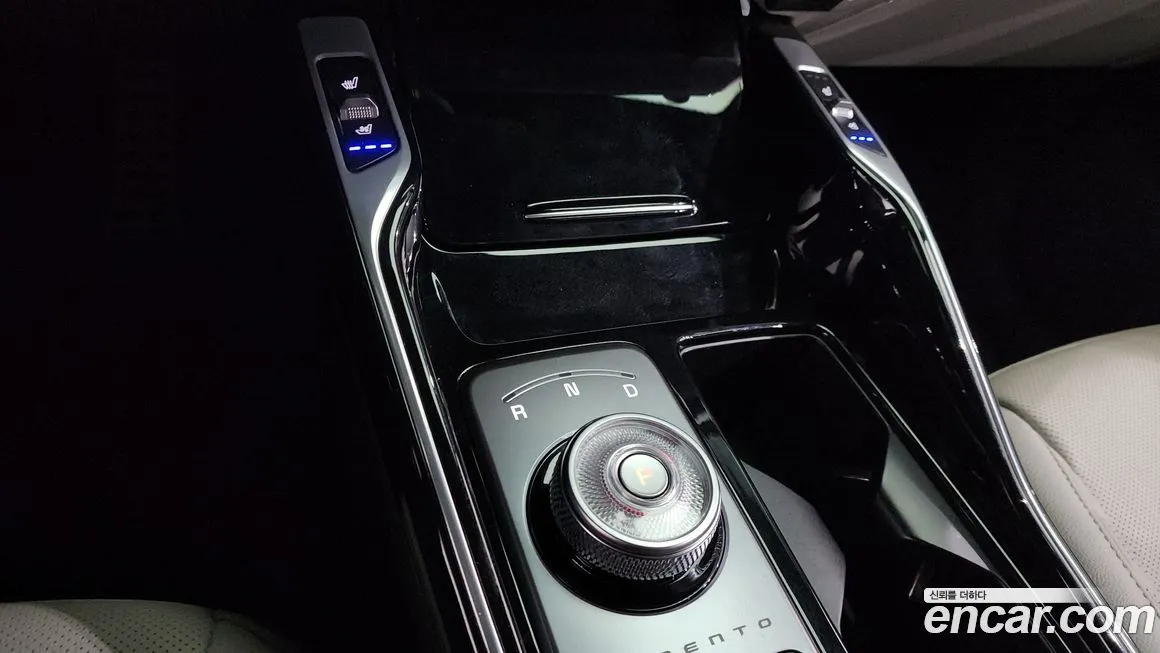 Kia Sorento — фото 9