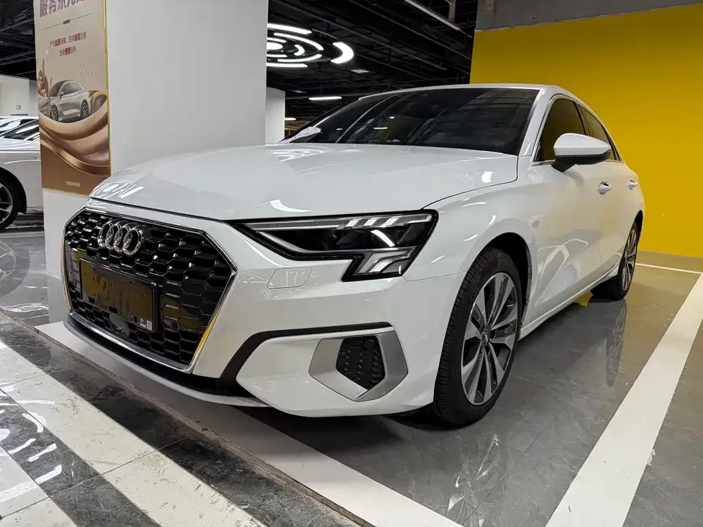 Audi A3 — фото 1