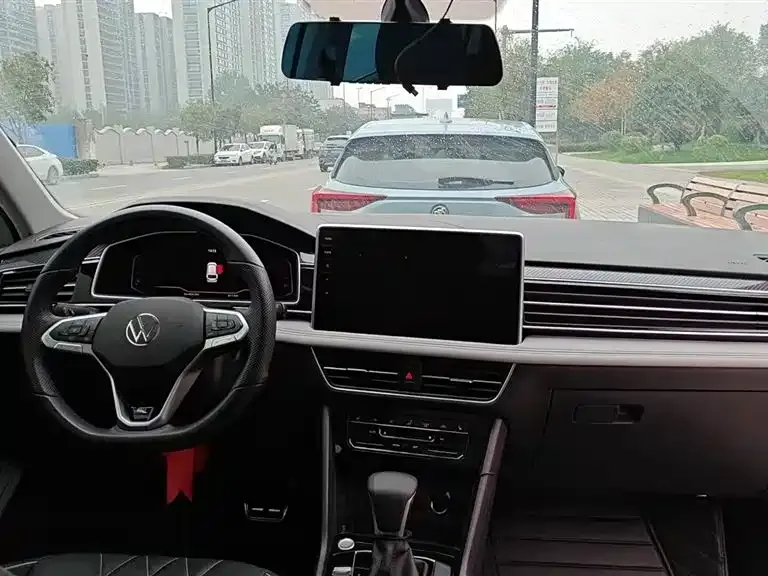 Volkswagen Tiguan L 2024 из CN, фото 4