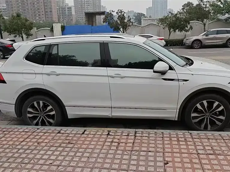 Volkswagen Tiguan L 2024 из CN, фото 7
