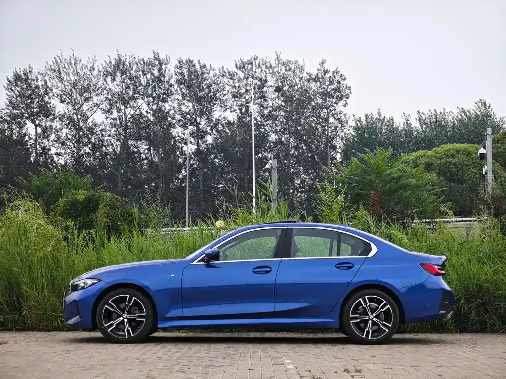 BMW 3 Series 2024 из CN, фото 2