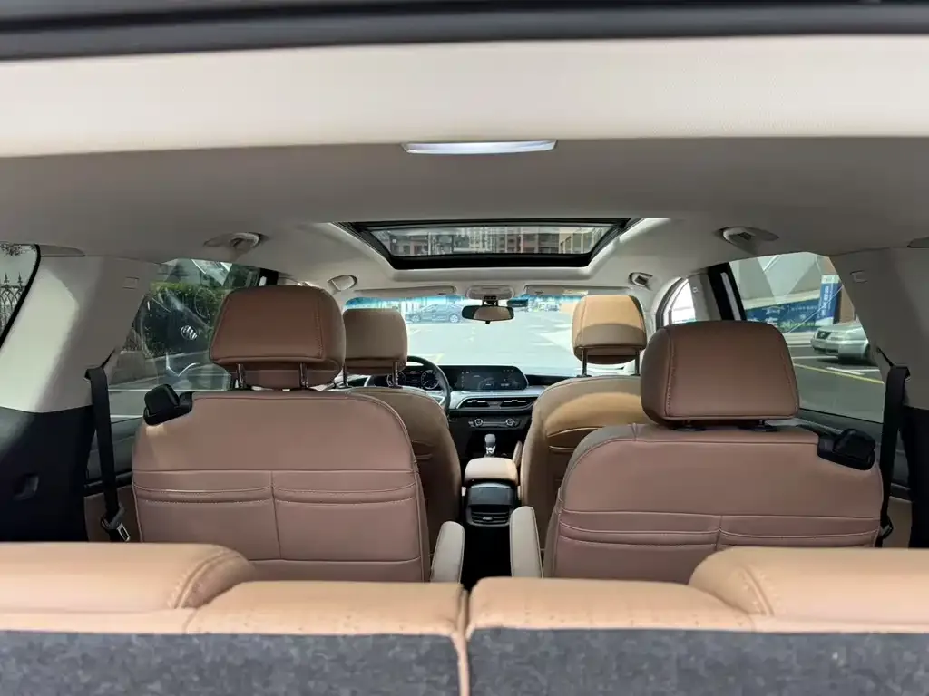 Buick GL6 2023 из CN, фото 9