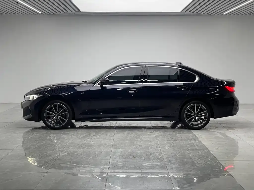 BMW 3 Series 2023 из CN, фото 7