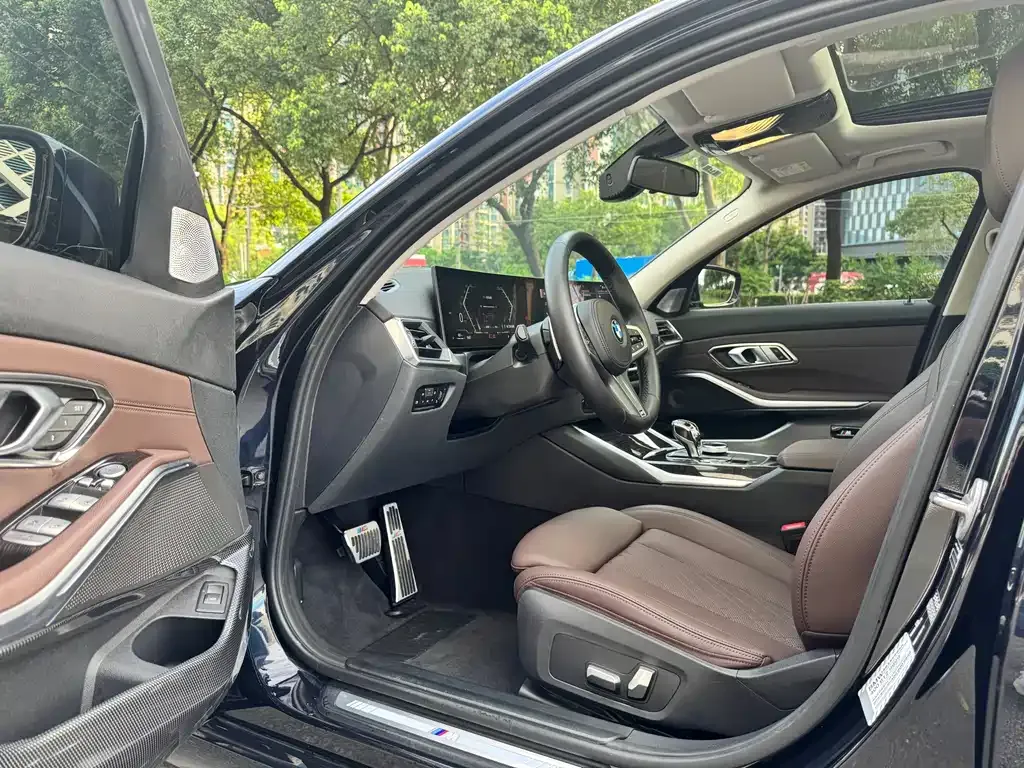 BMW 3 Series 2022 из CN, фото 4