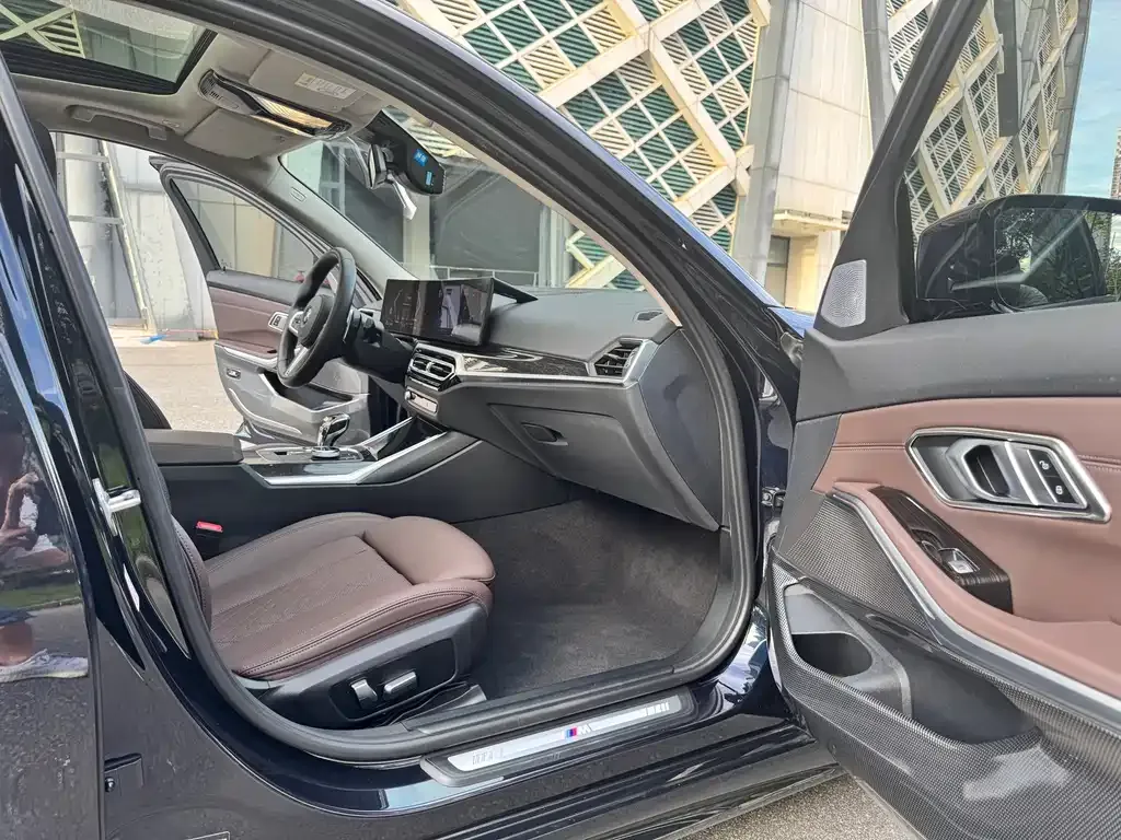 BMW 3 Series 2022 из CN, фото 6