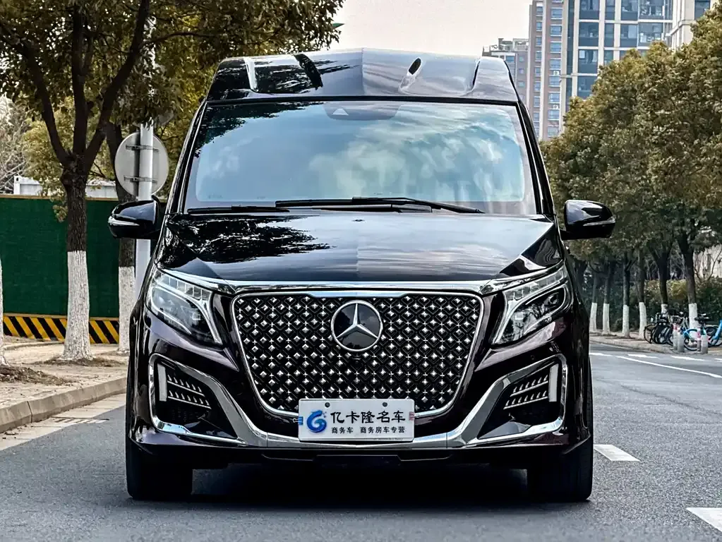 Mercedes-Benz V-Class 2023 из CN, фото 2