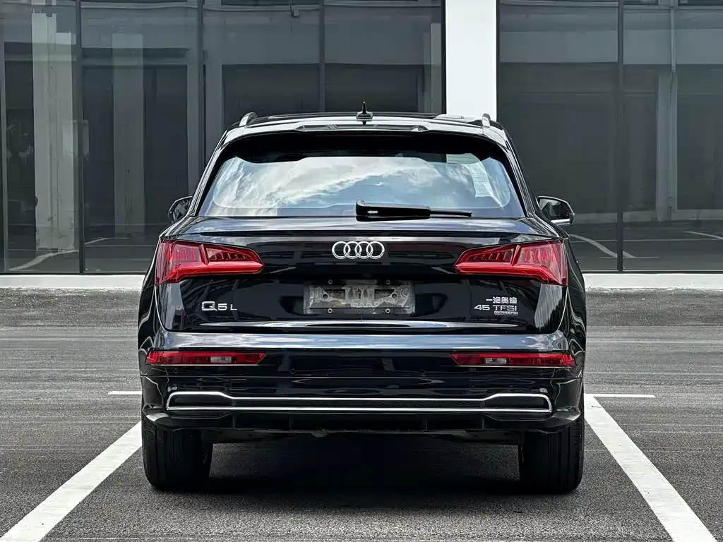 Audi Q5L 2021 из CN, фото 5
