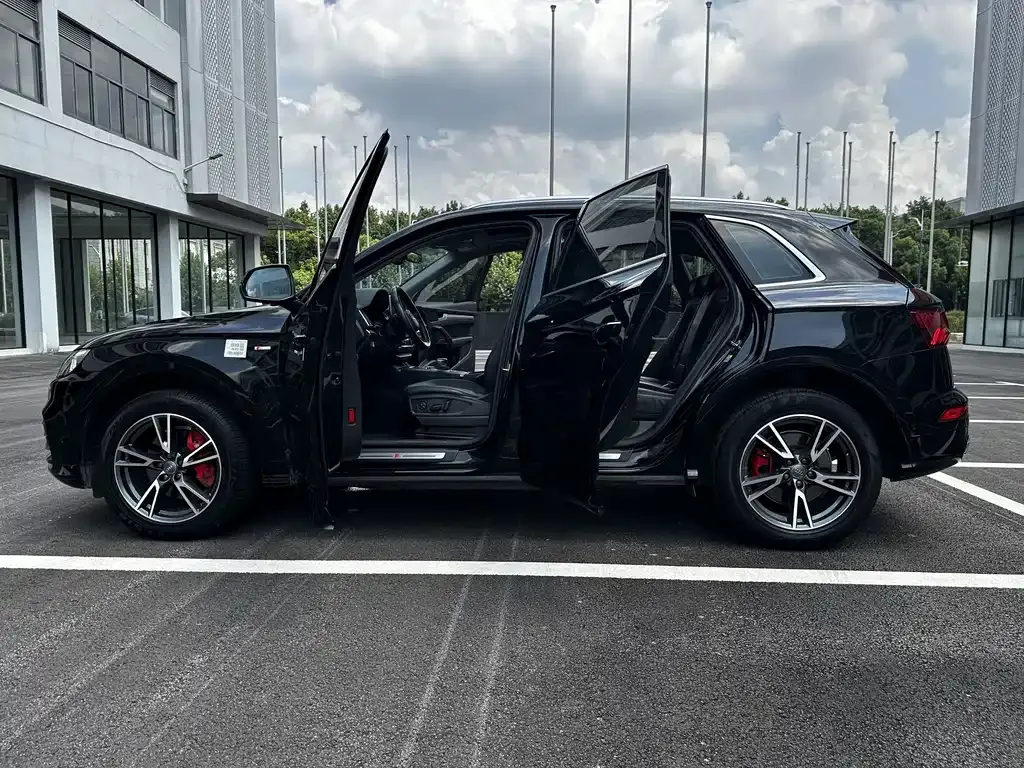 Audi Q5L 2021 из CN, фото 8