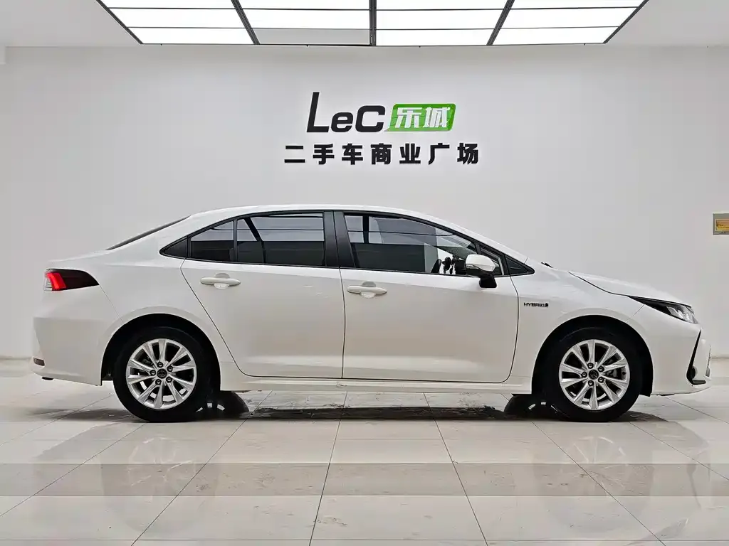 Toyota Corolla 2023 из CN, фото 2
