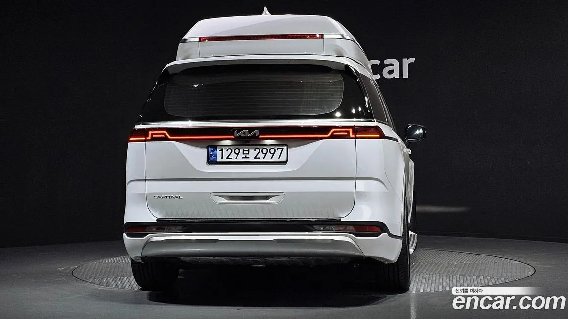 Kia Carnival — фото 4