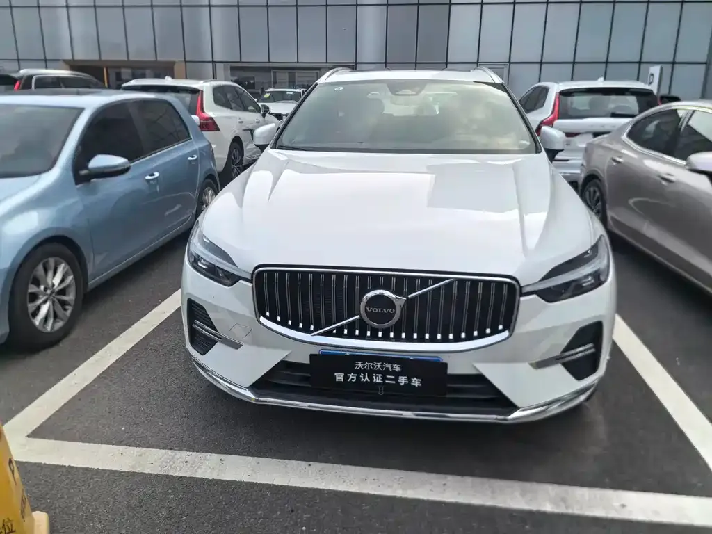 Volvo XC60 — фото 2
