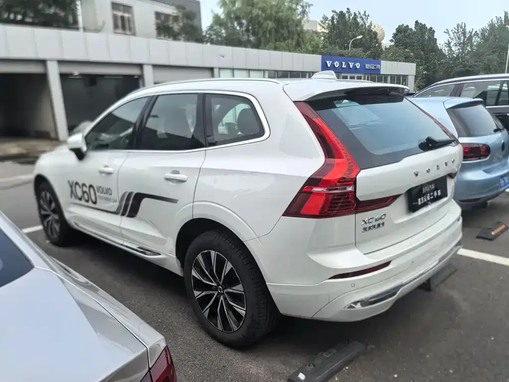 Volvo XC60 — фото 4