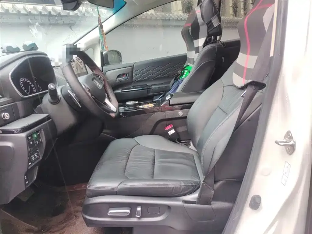 Honda Elysion 2023 из CN, фото 8