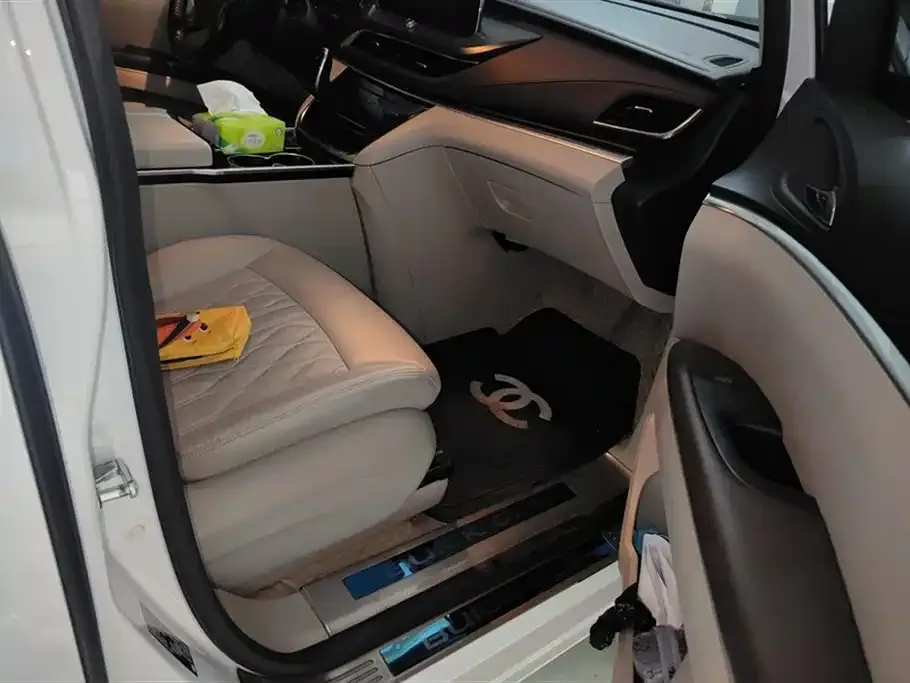 Buick GL8 2021 из CN, фото 8