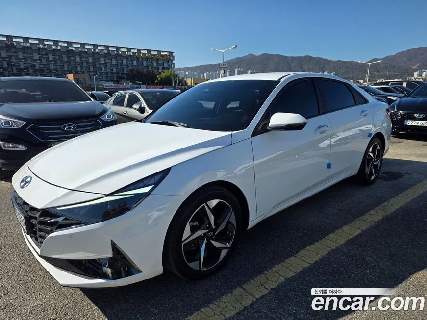Hyundai AVANTE — фото 1