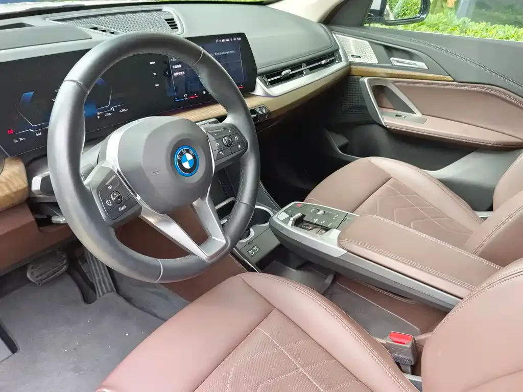BMW iX1 2023 из CN, фото 10