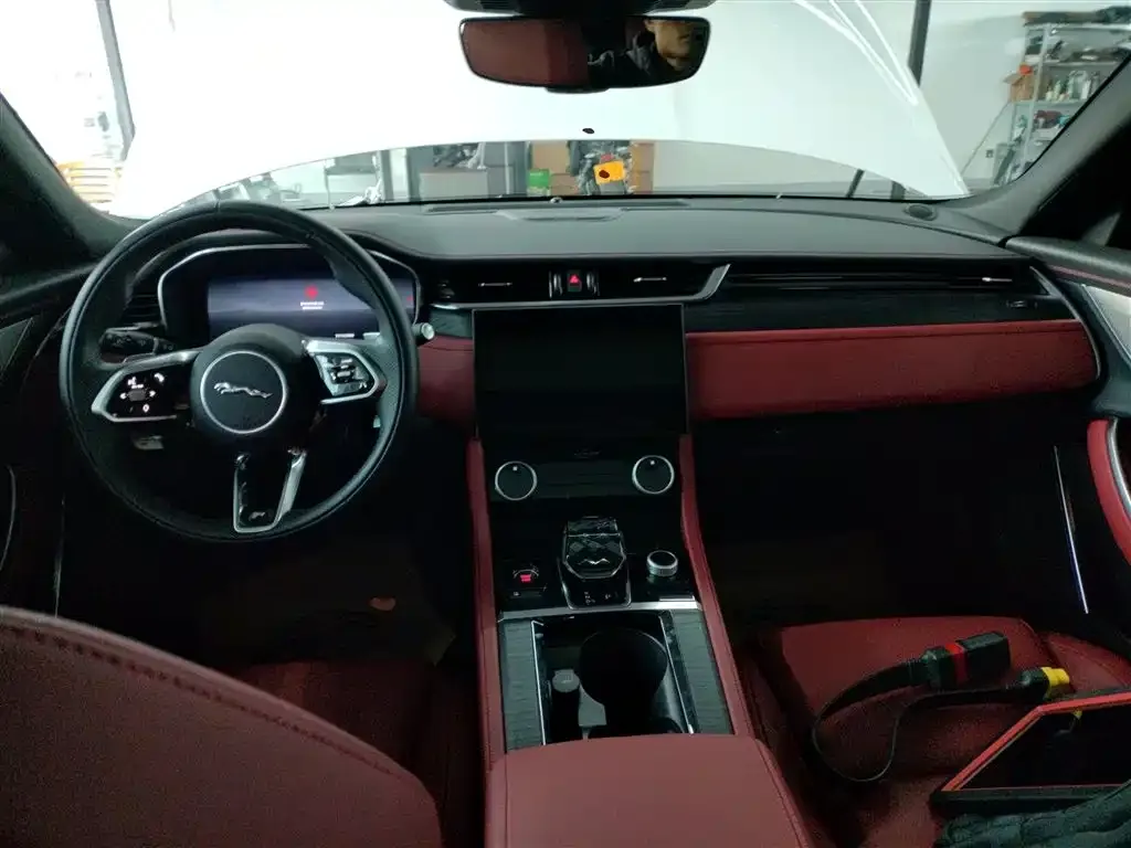 Jaguar XFL 2024 из CN, фото 10