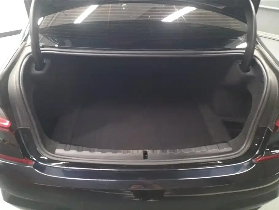 BMW 3 Series 2022 из CN, фото 4