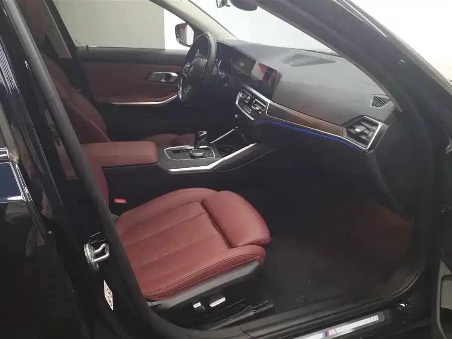 BMW 3 Series 2022 из CN, фото 8