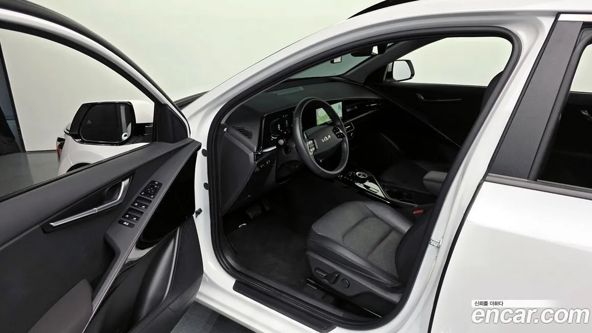 Kia Niro — фото 10