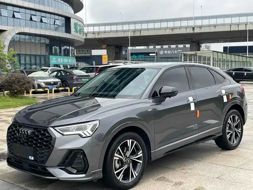Audi Q3 Sportback 2022 из CN, фото 1