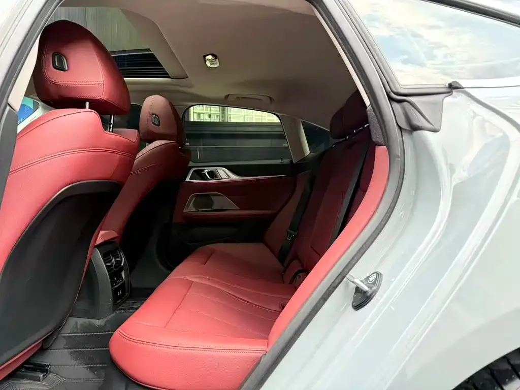 BMW 4 Series 2025 из CN, фото 8