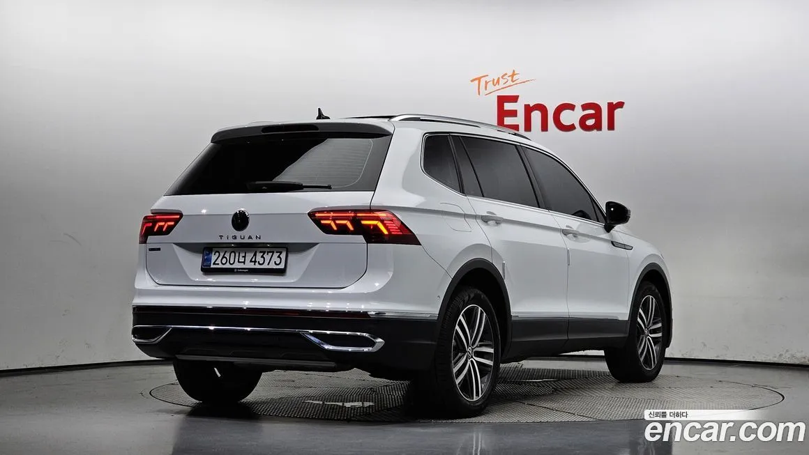 Volkswagen Tiguan — фото 2