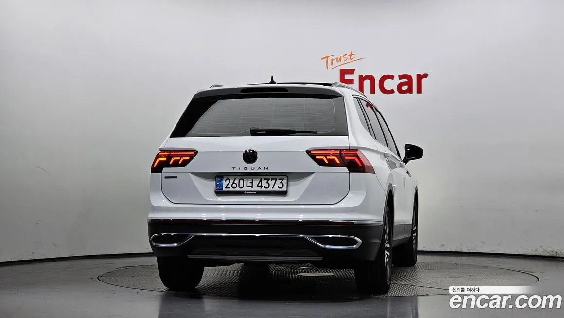 Volkswagen Tiguan — фото 4