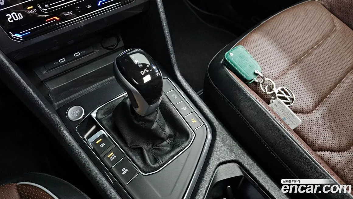 Volkswagen Tiguan — фото 9