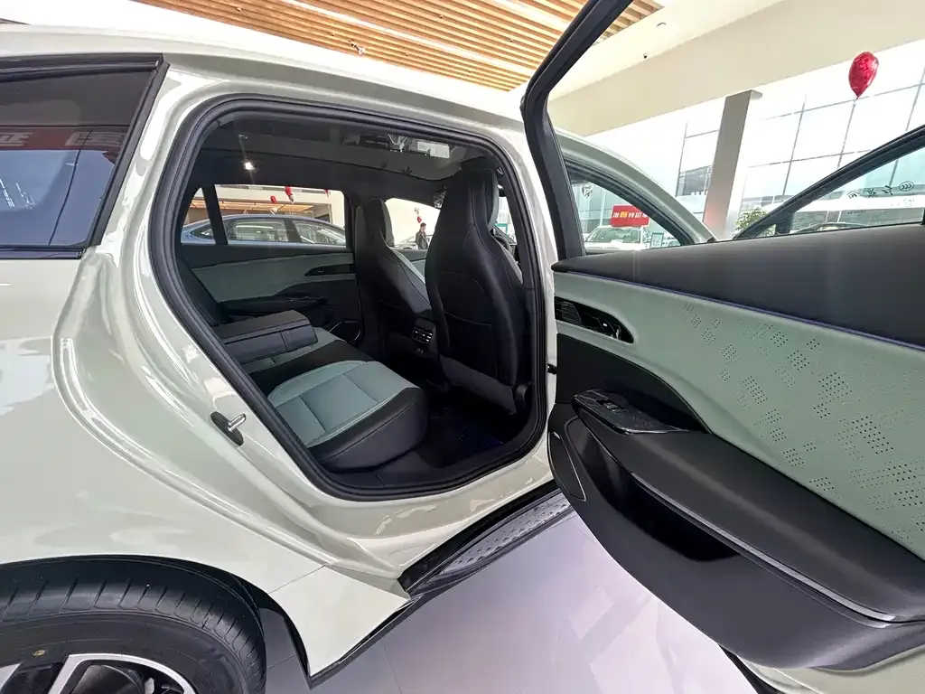Hongqi EH7 2025 из CN, фото 6
