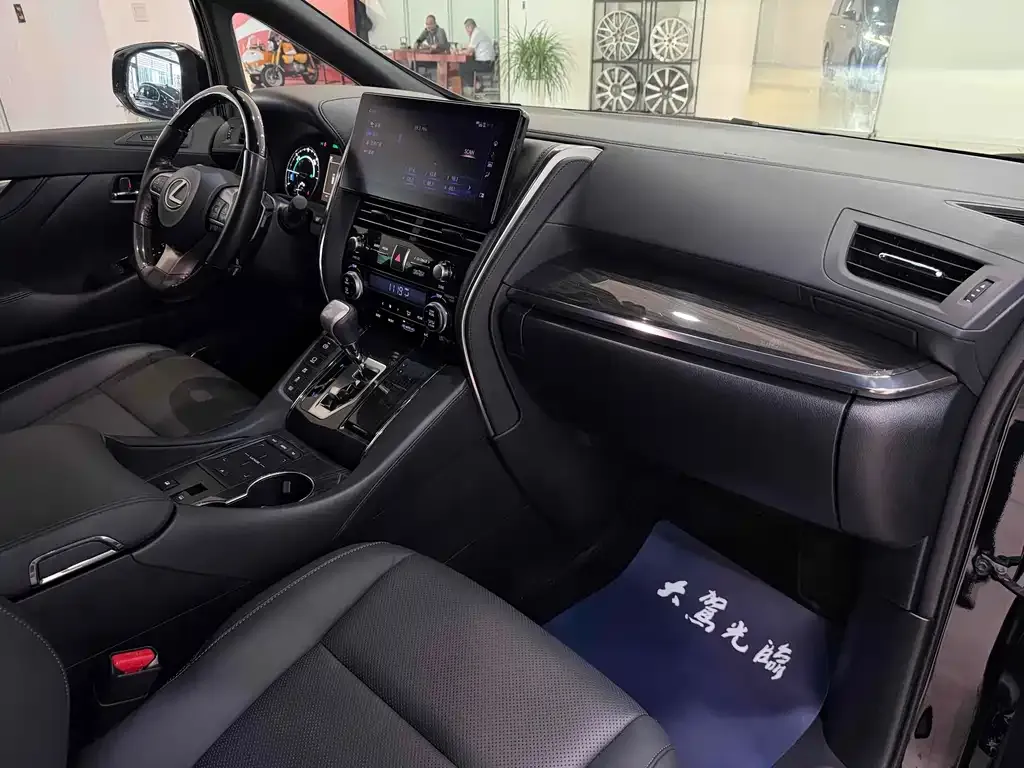Lexus LM 2022 из CN, фото 7