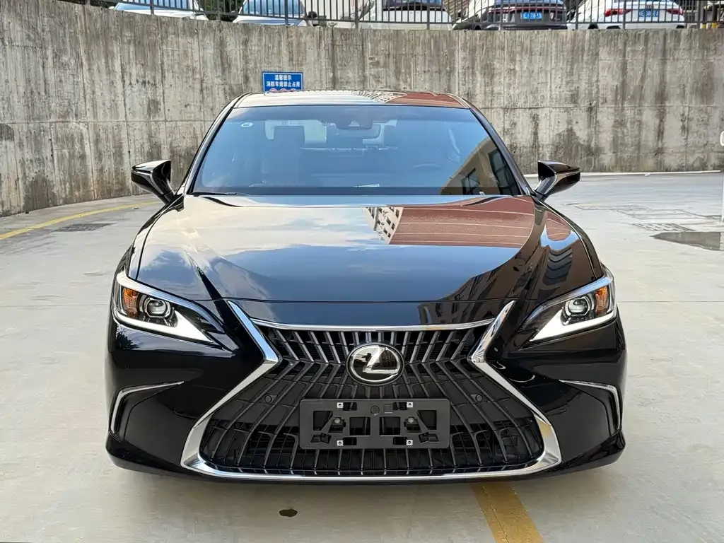 Lexus ES 2025 из CN, фото 2