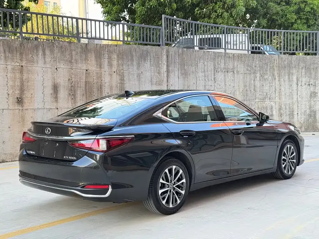 Lexus ES 2025 из CN, фото 4