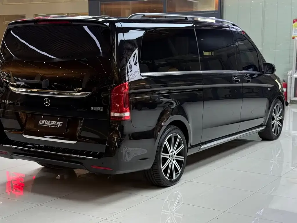 Mercedes-Benz V-Class 2023 из CN, фото 4